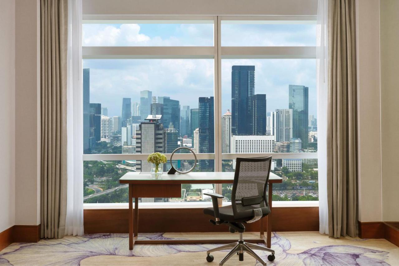 The Ritz-Carlton Jakarta, Pacific Place Exterior photo