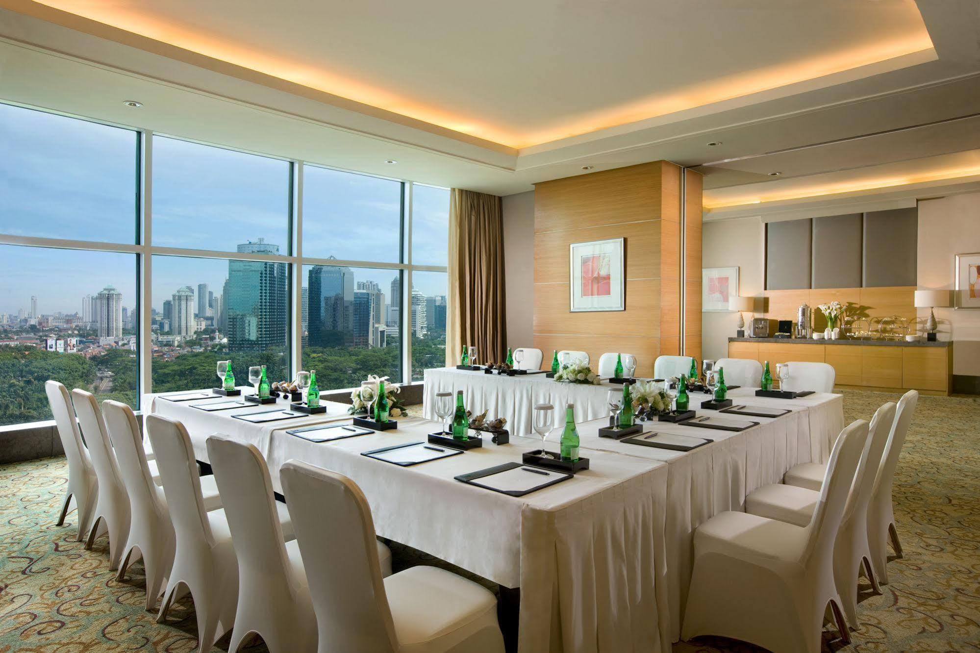 The Ritz-Carlton Jakarta, Pacific Place Exterior photo